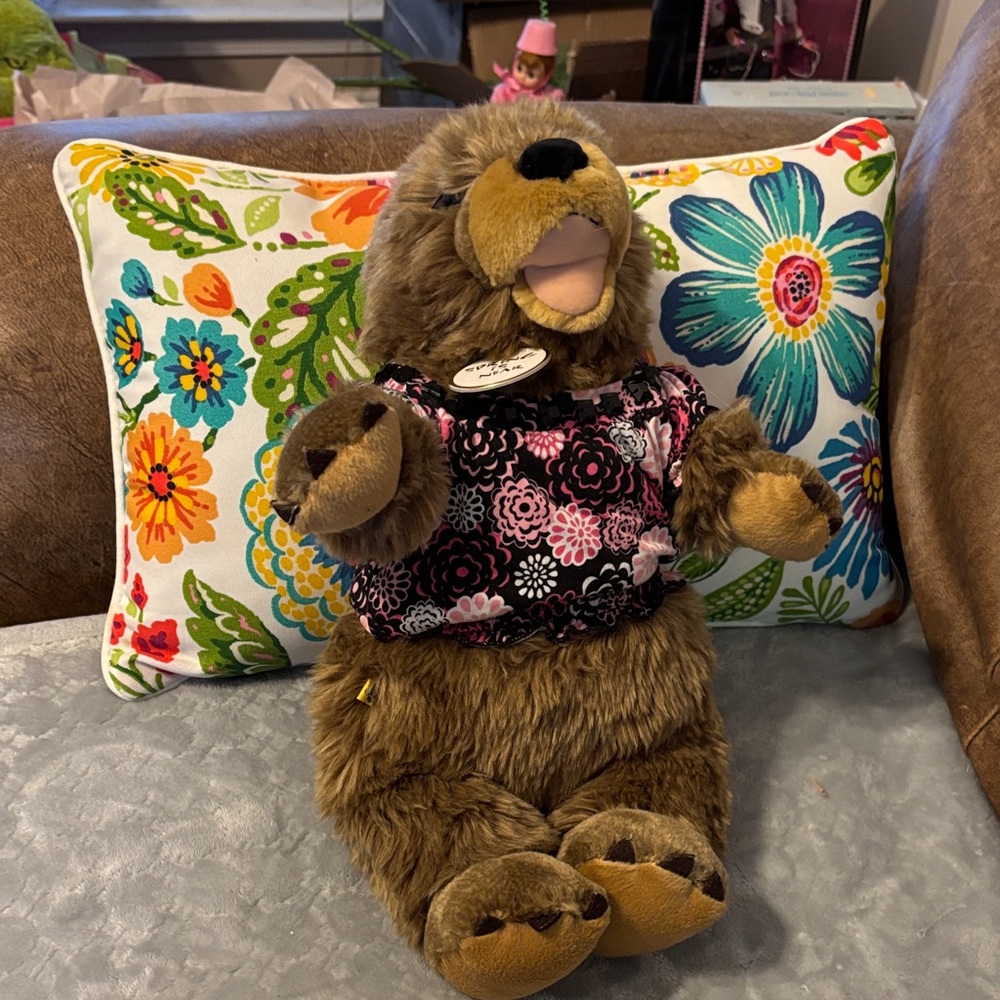 Build-A-Bear beaver - makes happy sound when pushed arm good shape